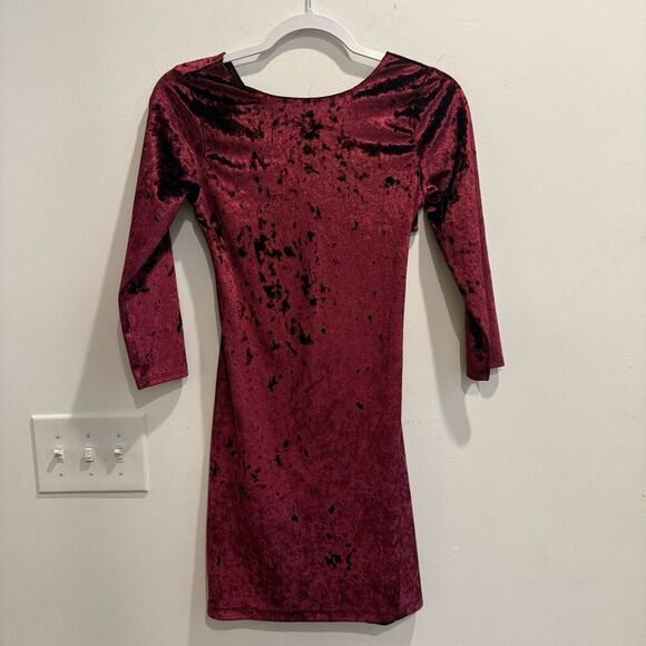 Unedited Women Red Bodycon Dress Size S V Neck Velvet Cutout Stretch Long Sleeve - Picture 4 of 5
